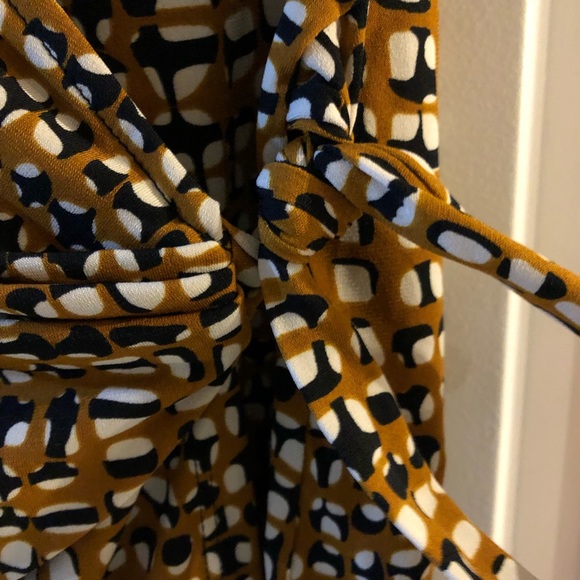 Ricki’s faux wrap brown/black/white top NWT - Picture 5 of 5